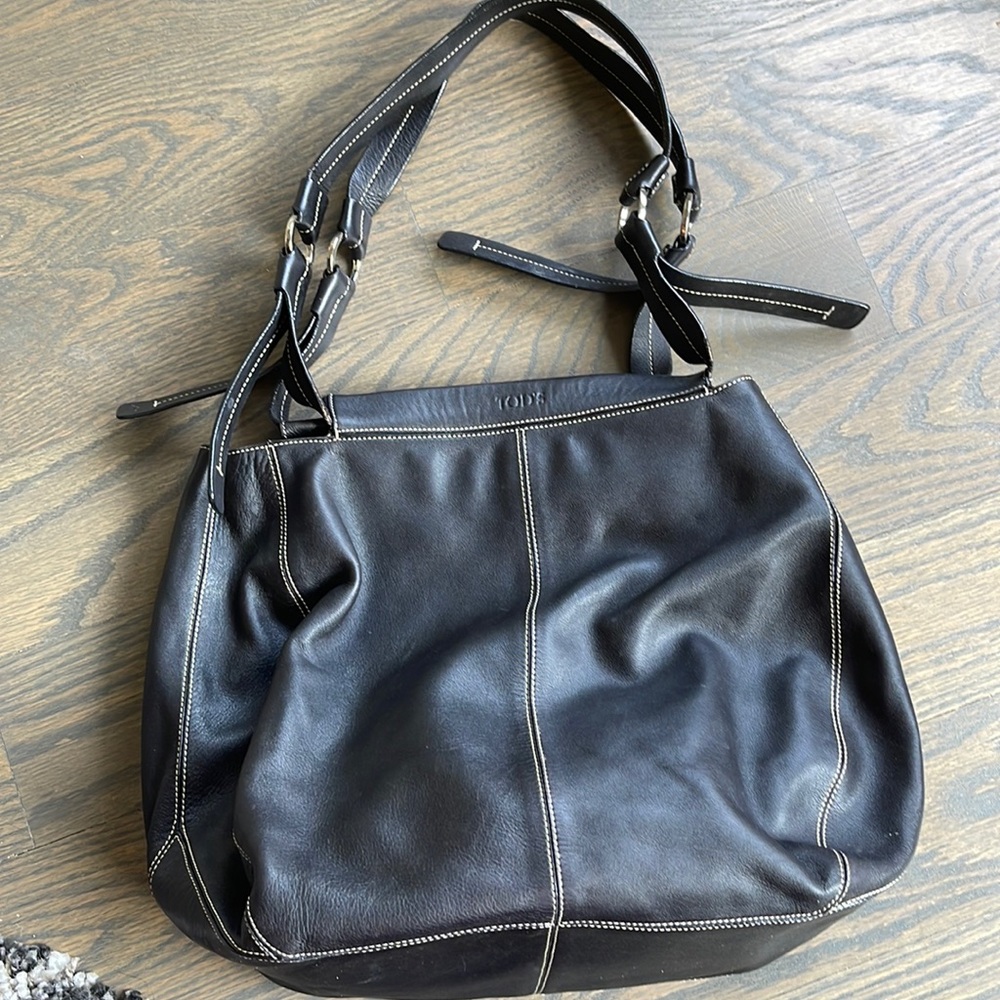 Women’s Tod’s Black Leather Shoulder Tote Bag